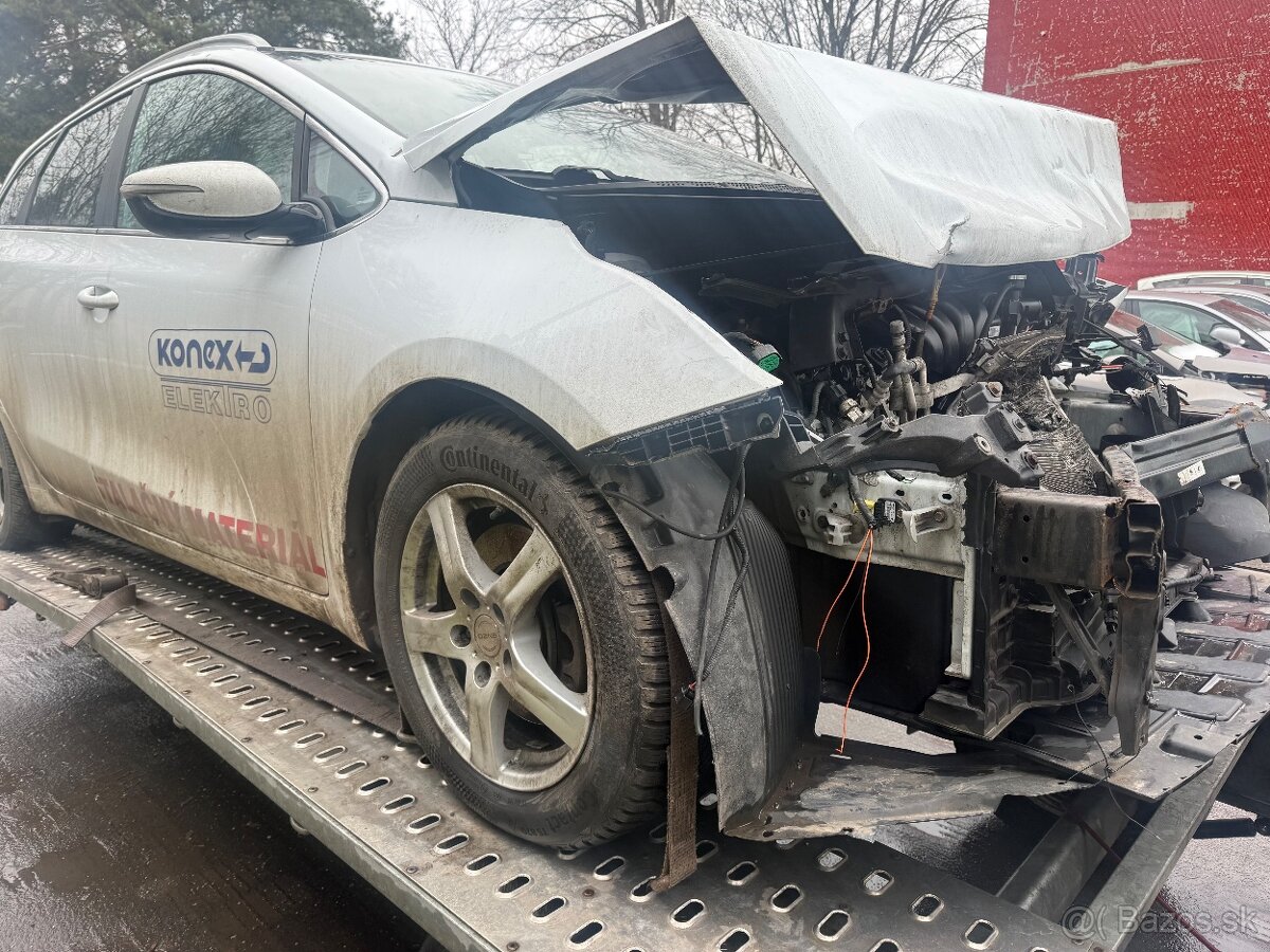 Rozpredam Kia Ceed II Combi 2012-2017 Sw 1.4 G4FA - 5