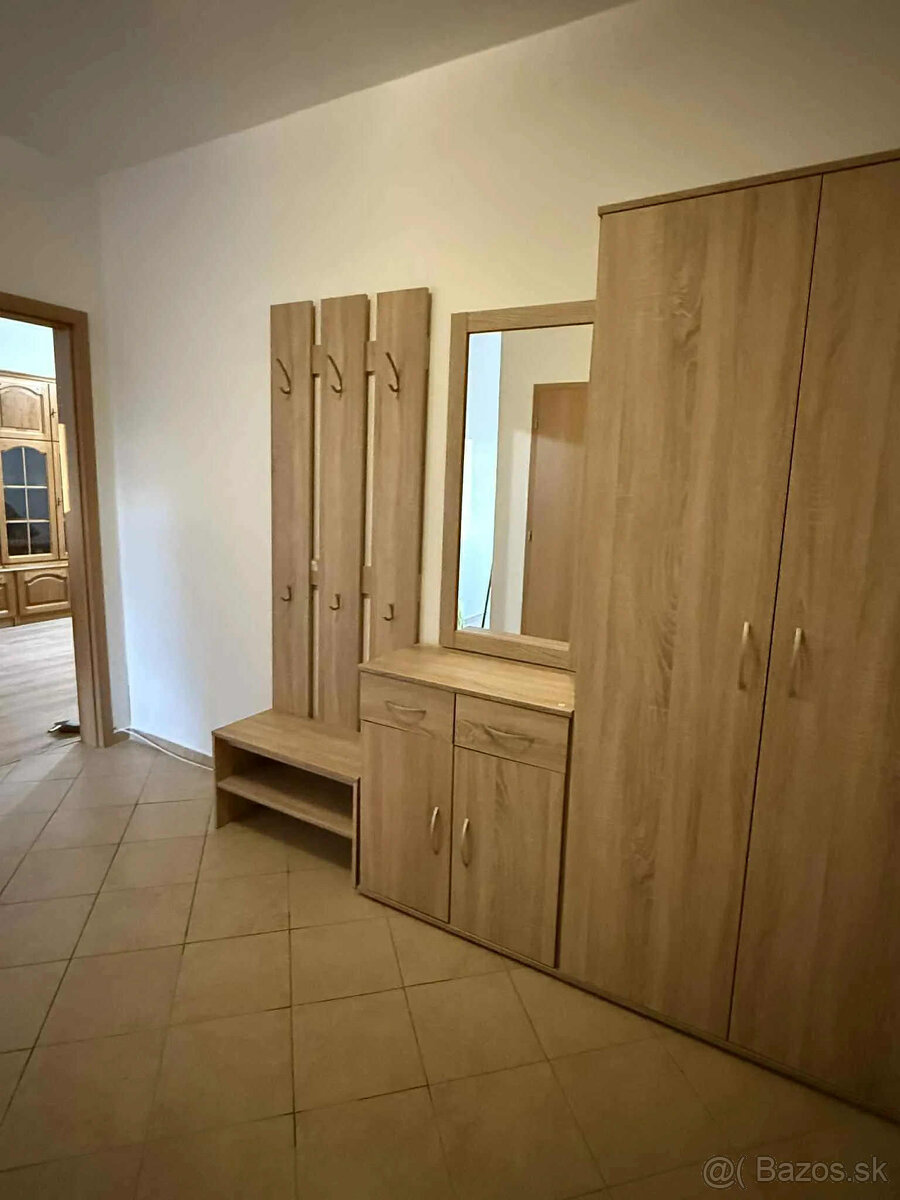 Prenájom 2 a pol izbový byt v centre mesta Dunajská Streda - 5