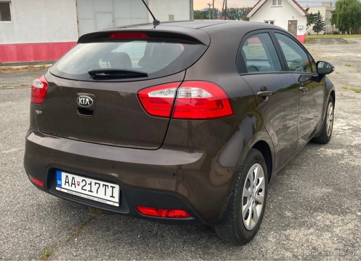 KIA RIO 1.2 benzín 62kW 2015 92 000 km - 5
