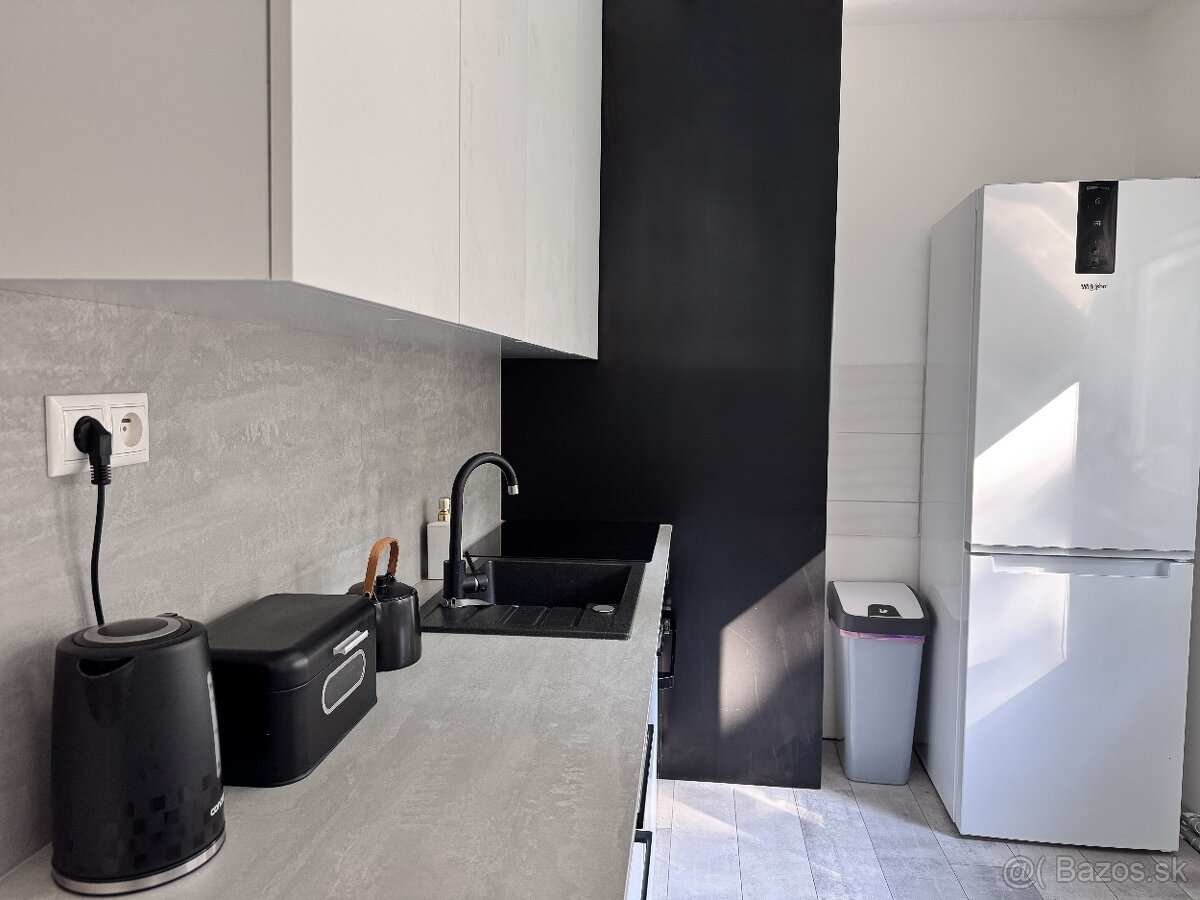 NA PREDAJ: 2-izbový byt po rekonštrukcii, Sebedražie - 5