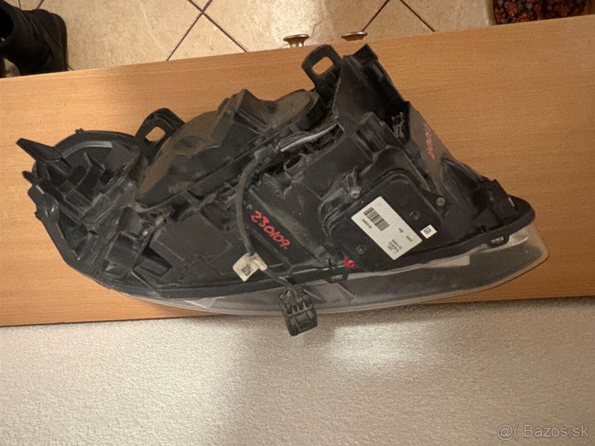 XENON VOLVO XC60 13-17 31420249 - 5