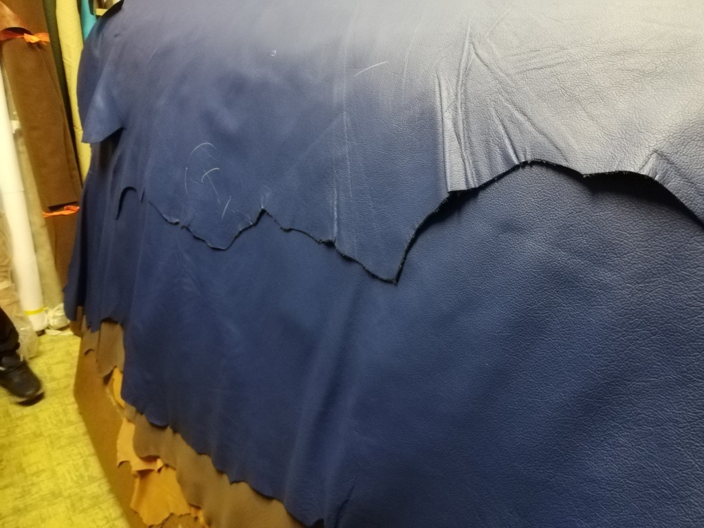 Predam pravú kožu, čalunícku, - 5