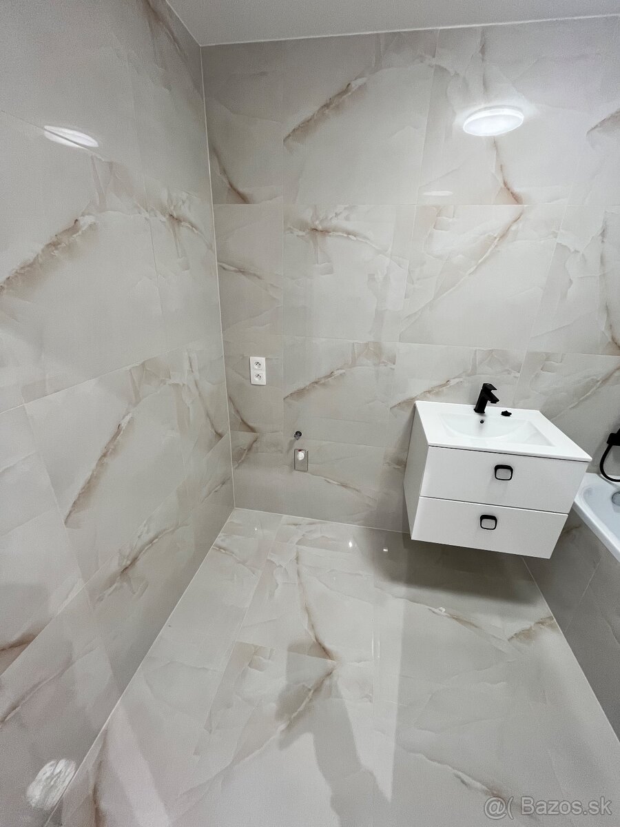 Predaj štýlového,veľkého 3 izbové bytu v centre Nitry - 5