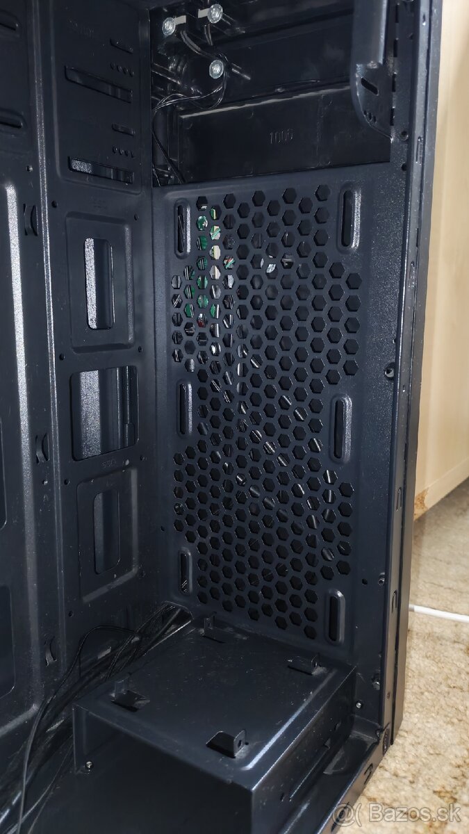 Predám mATX PC skriňu - 5