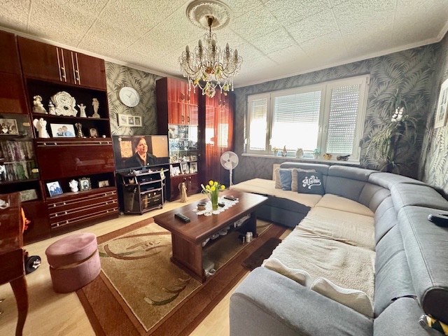 Na predaj malý 3 izbový byt s loggiou na Juhu - 5