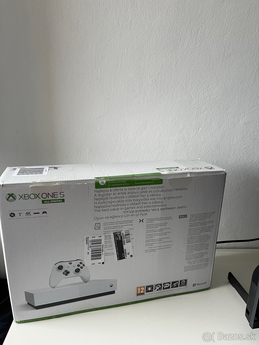 Xbox One S 1TB All- Digital - 5