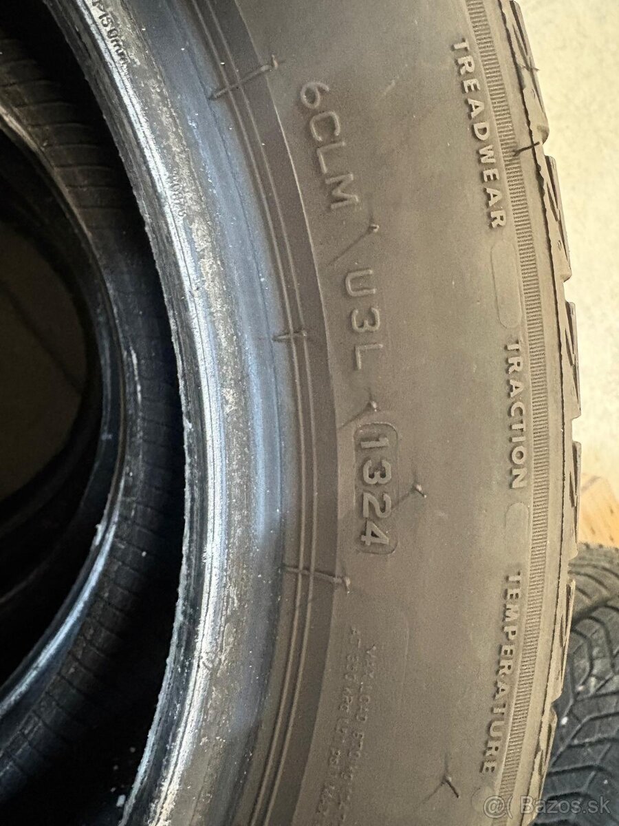Pneu 215/55 R17 - 5