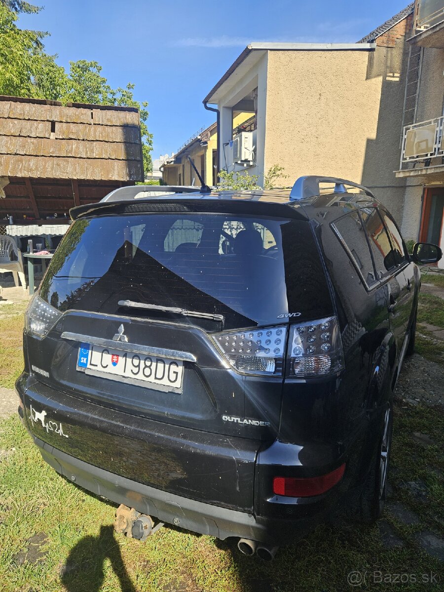 Mitsubishi Outlander 2.2 - 5