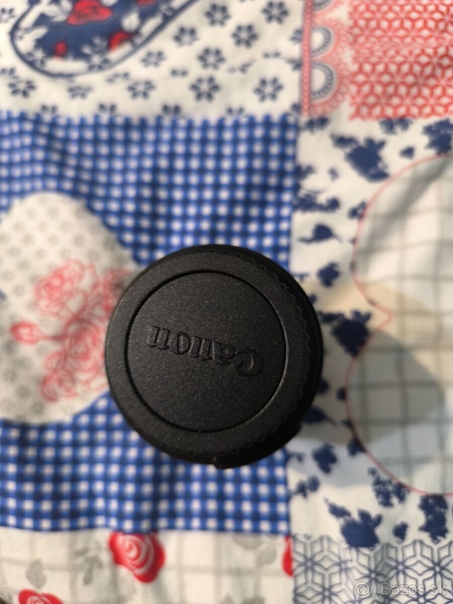 Canon EOS 2000D + EF-S 18-55 mm - 5