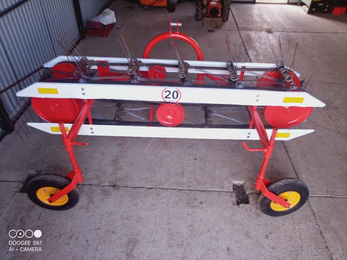 Pásová hrabačka sena obracačka - 5