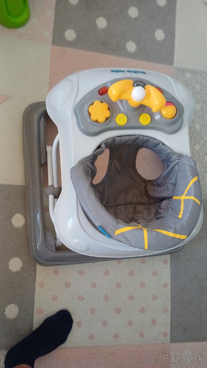 BABY MIX Detské chodítko s volantom
- 5