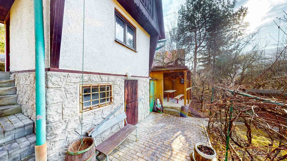 Záhradná chatka s vysporiadaným pozemkom Zvolen / Neresnica - 5