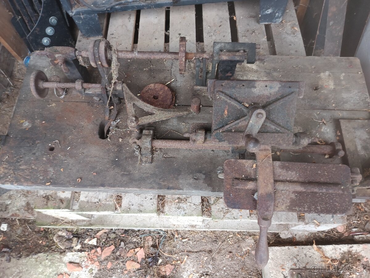 Starý ručný drevosústruh - 5