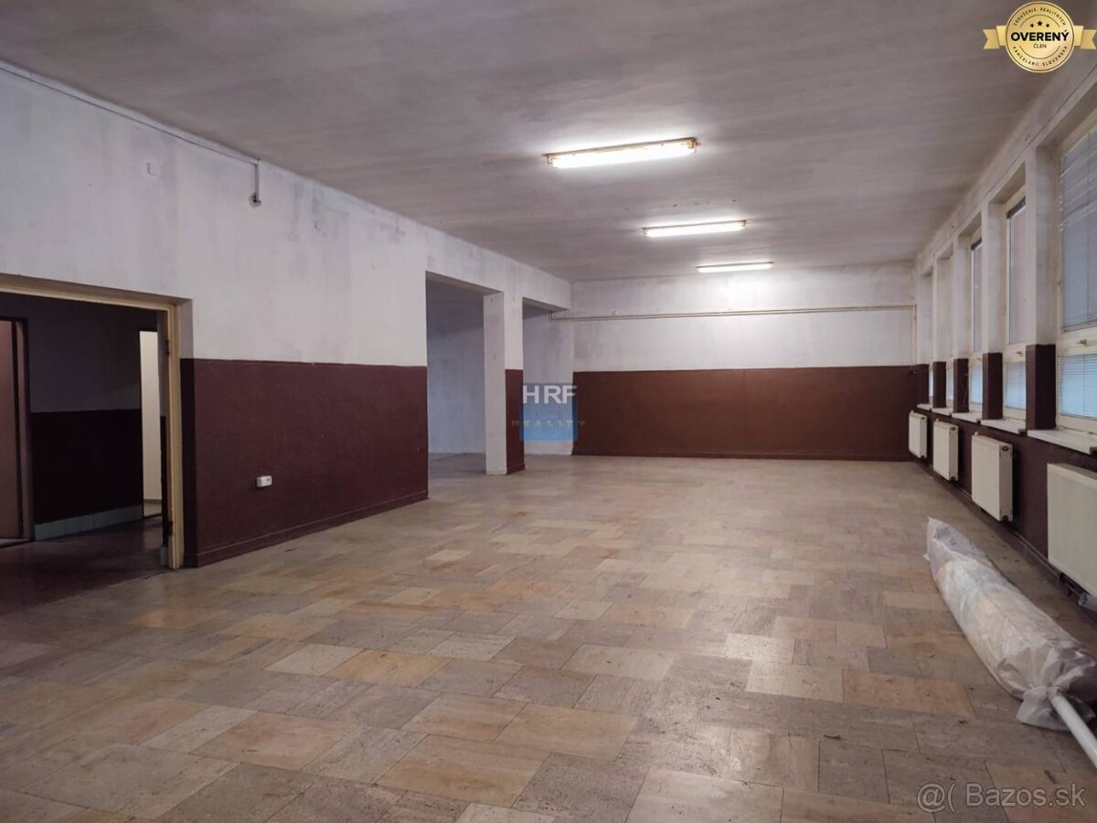 Viacúčelový objekt v centre obce Vrádište - 5