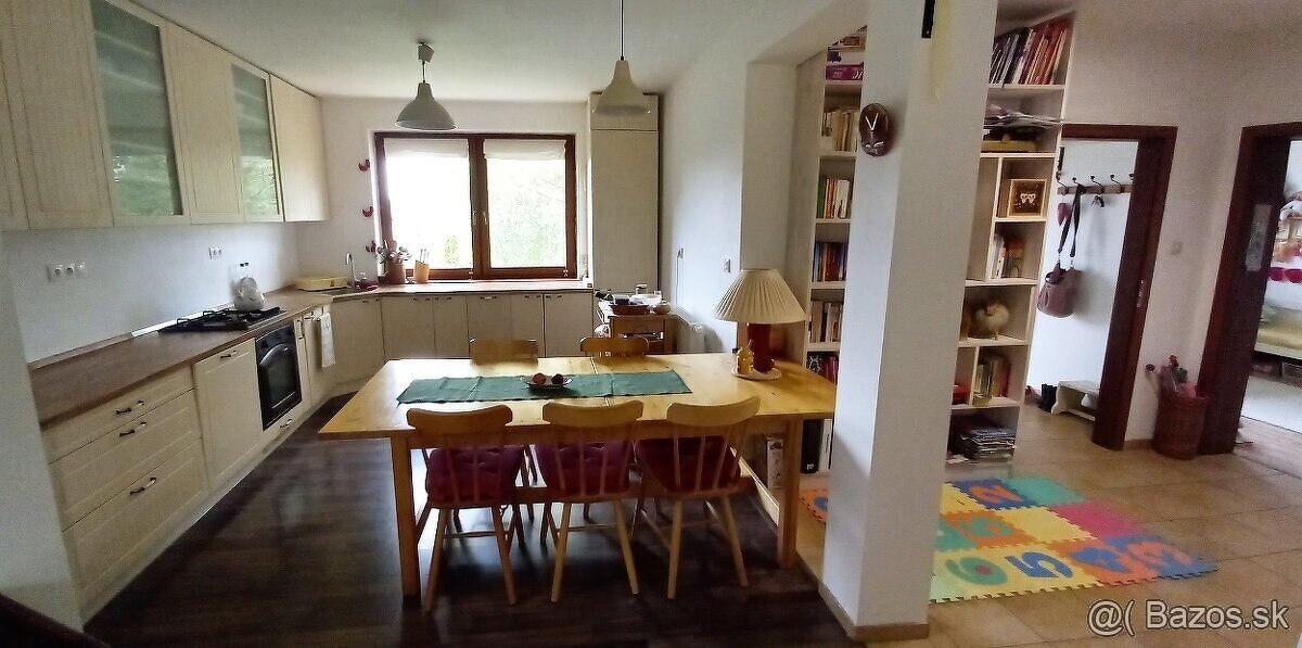 4 izbový dom - pri Nitre. - 5