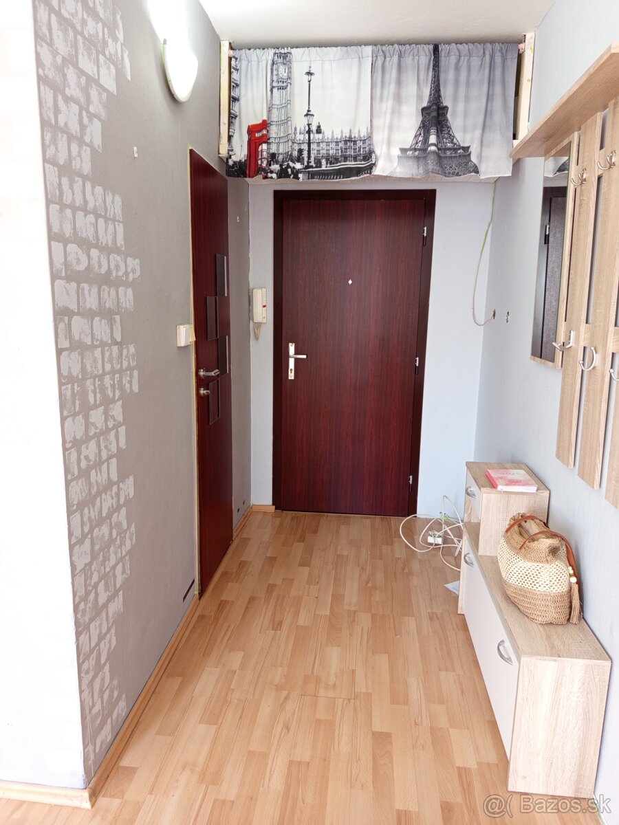 NA predaj 1 izbový byt LEvice, blízko zdravotné stredisko S - 5