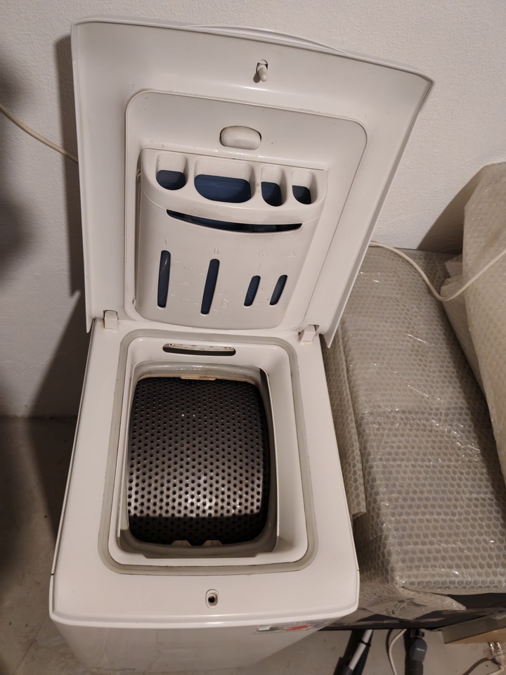 Z vrchu plnená práčka Ardo v super stave - 5