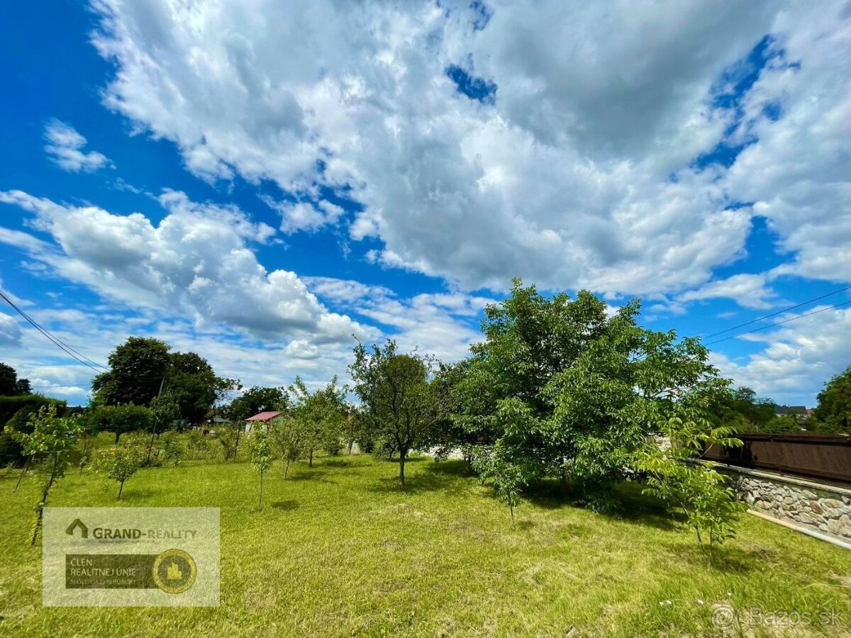 Na predaj dom s garážou, bazénom a dvomi bytovými jednotkami - 5