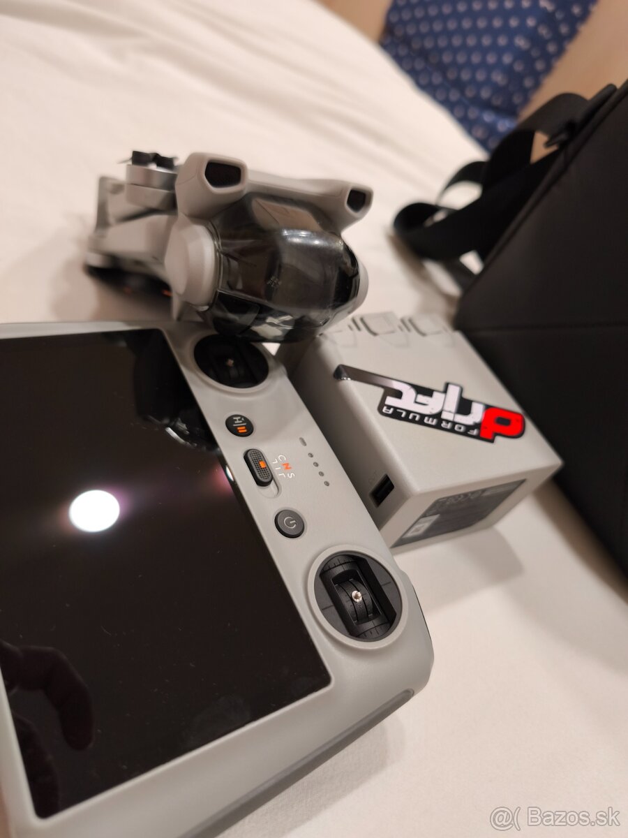 DJI Mini 3 Fly More Combo (DJI RC) (GL) - 5