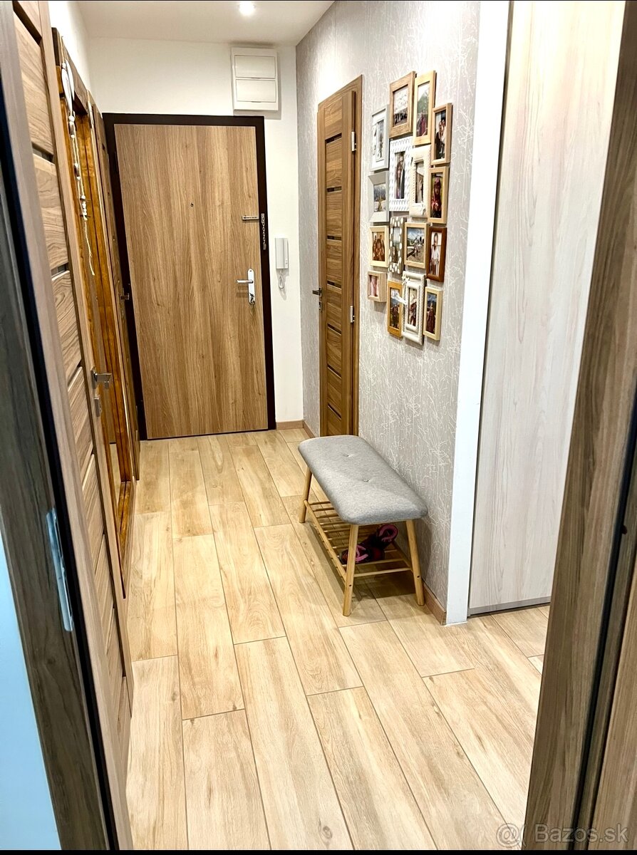 Veľký 3 izbový byt s dvoma balkónmi na Nábrežnej, Nové Zámky - 5