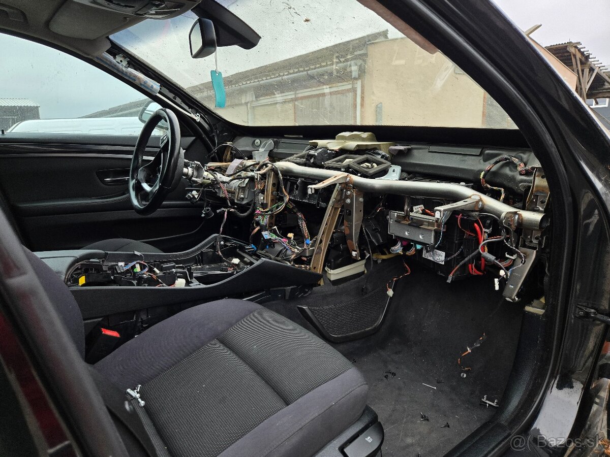 Rozpredám na diely _ bmw F11 520d - 5