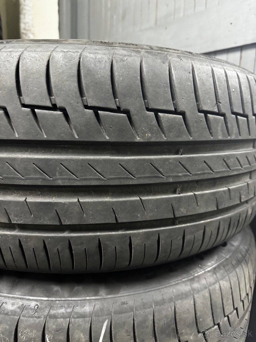 Elektrony Mercedes, pneumatiky ako nové - 5