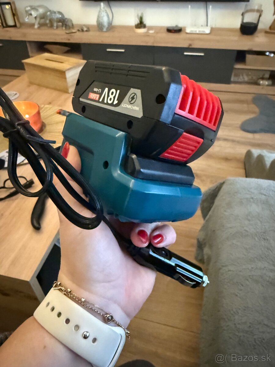 baterka+nabijacka do auta - 5