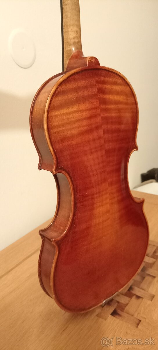 Husle model Gurneri - 5