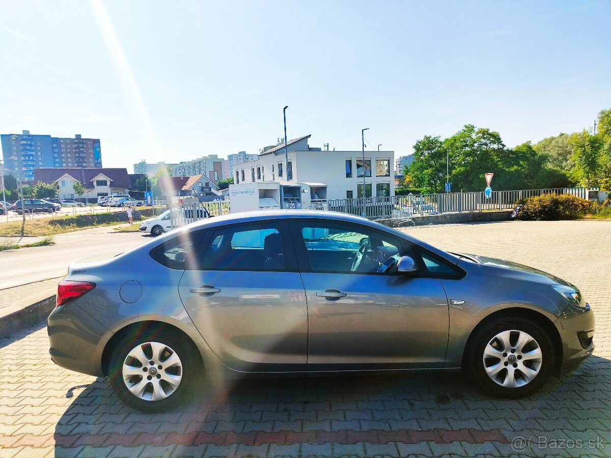 Predám Opel Astra 2016, len 100000km, diesel sedan - 5