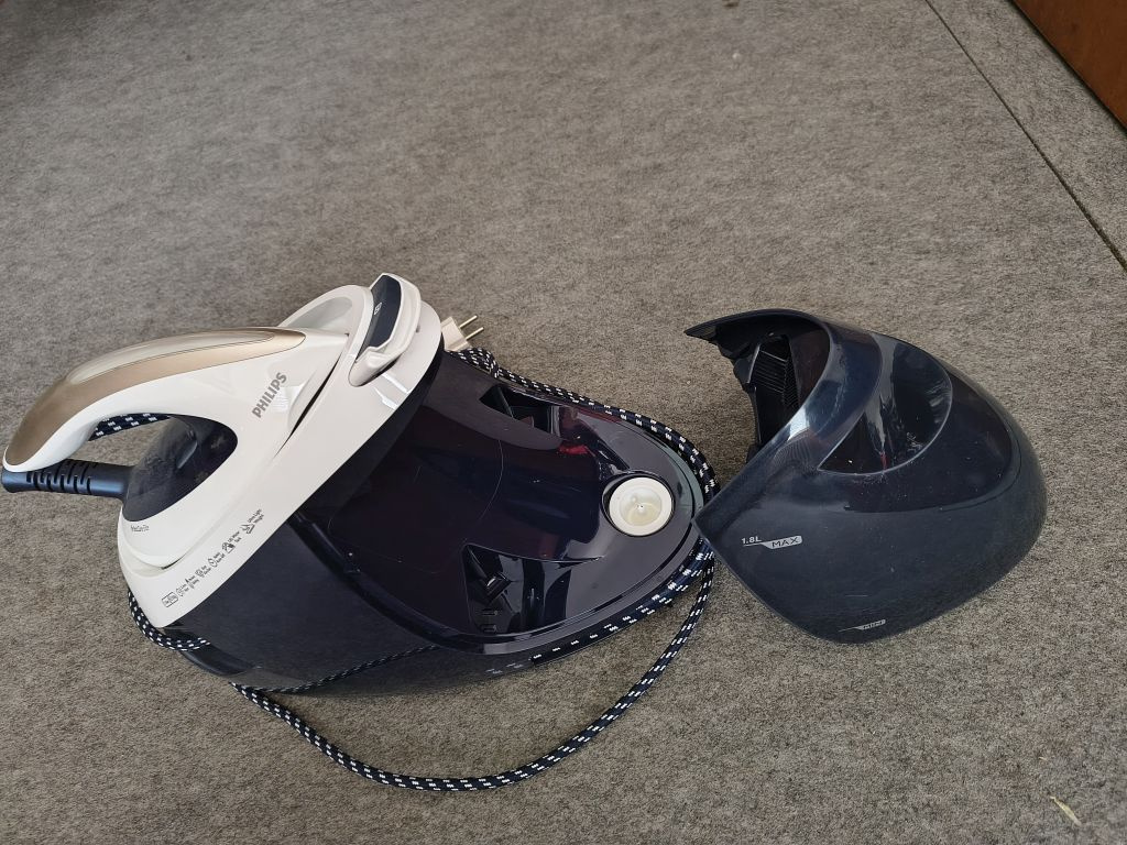 Žehlička s parným generátorom Philips CG 9635 - 5