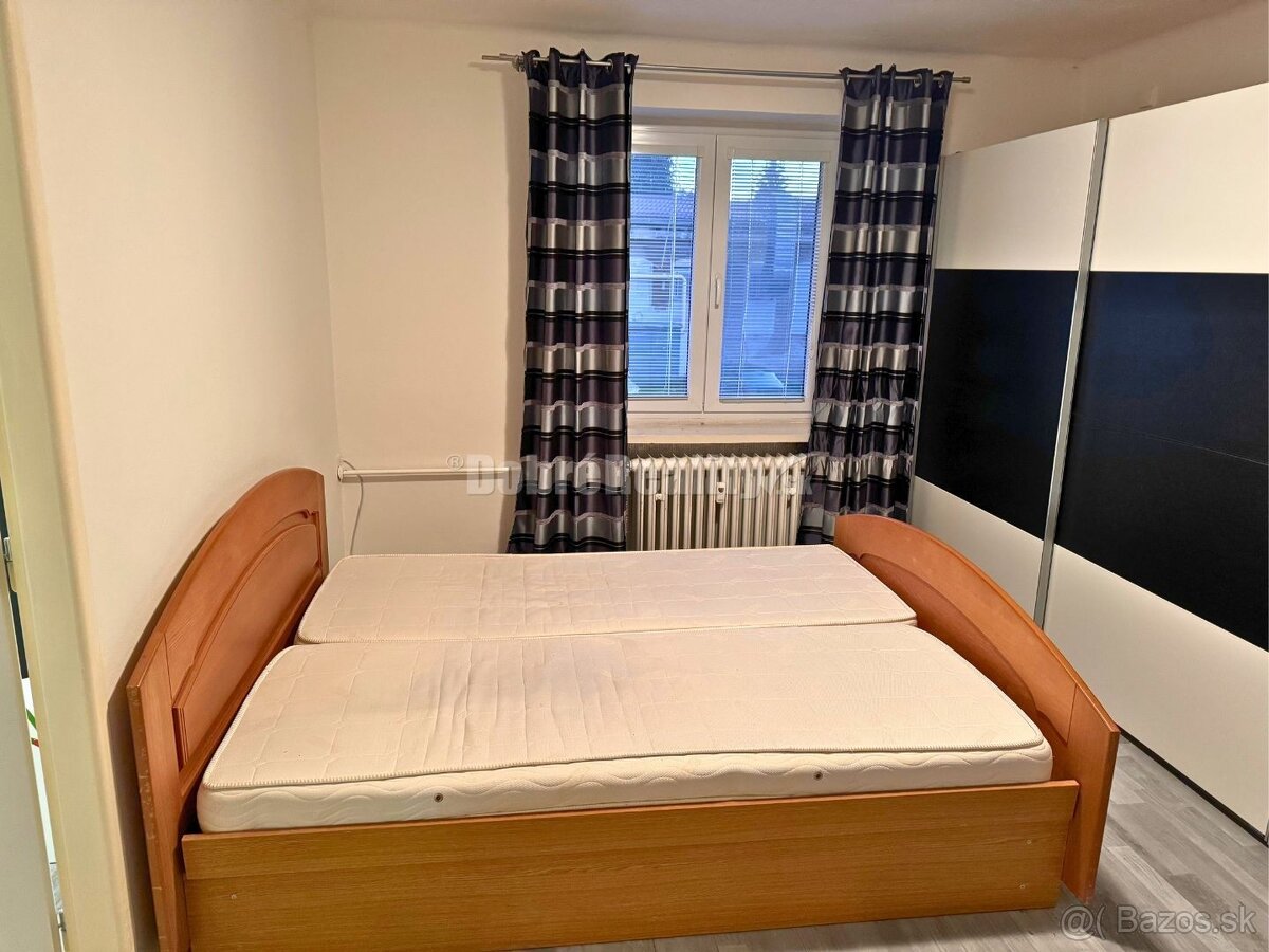 REZERVOVANÉ.......Na predaj 2 izbový veľkometrážny byt v Han - 5