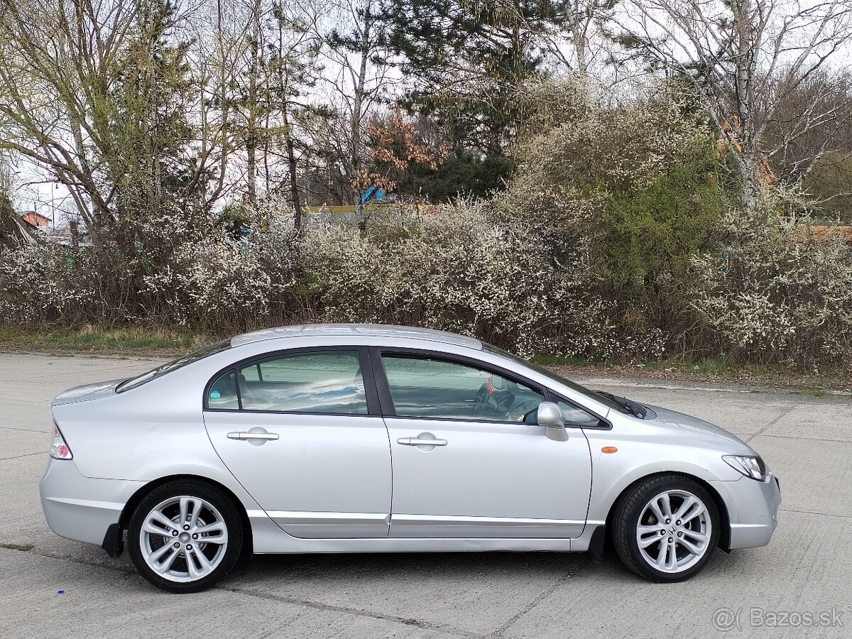 Honda Civic 8g automat americka verzia - 5