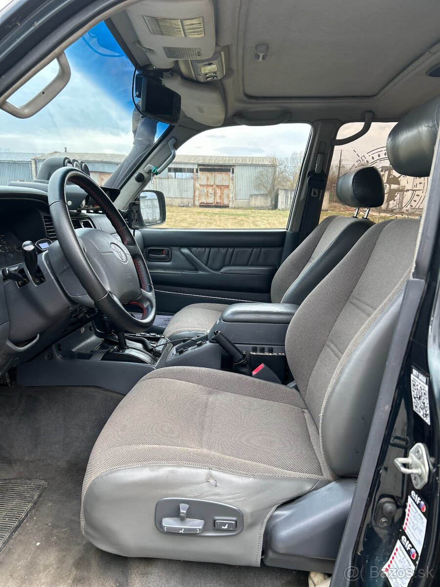 TOYOTA LANDCRUISER 80 - 5