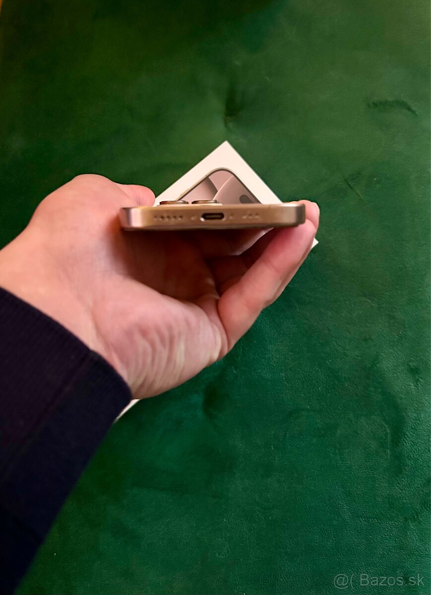 iPhone 16 Pro 128GB Desert Titanium - 5