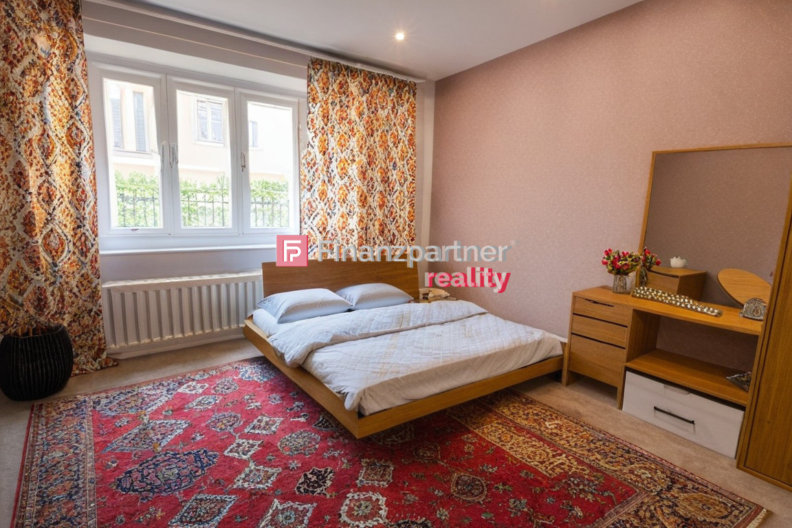 Ponúkame na predaj 5 izb. rodinný dom s garážou na pozemku 9 - 5