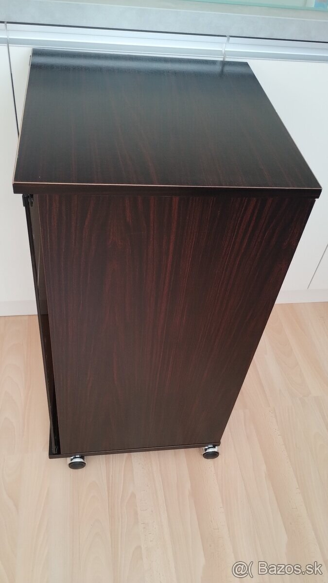 Predám midi hifi rack Sanyo - 5