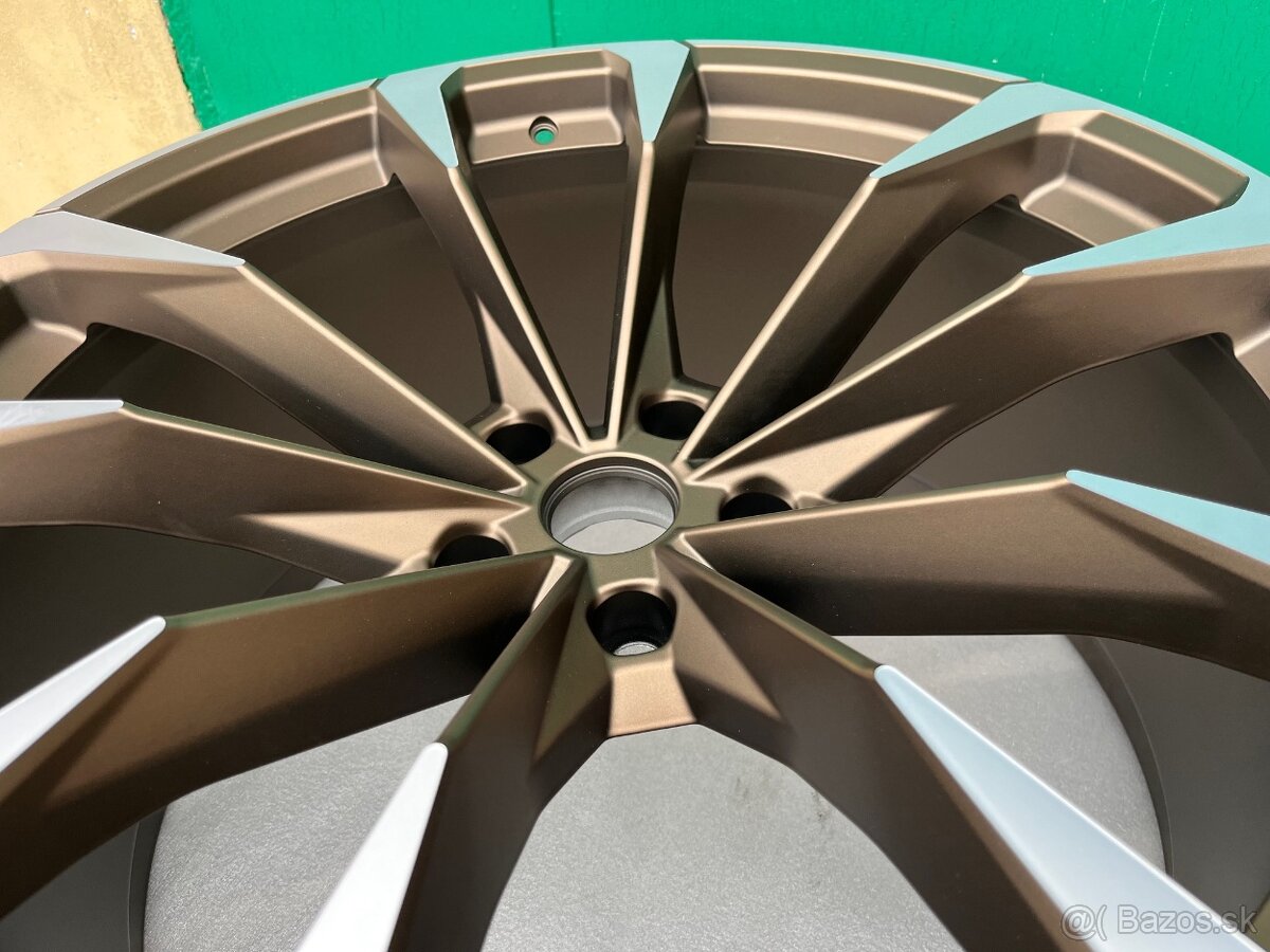 LAMBORGHINI URUS 23" Bronze, nové, originál - 5