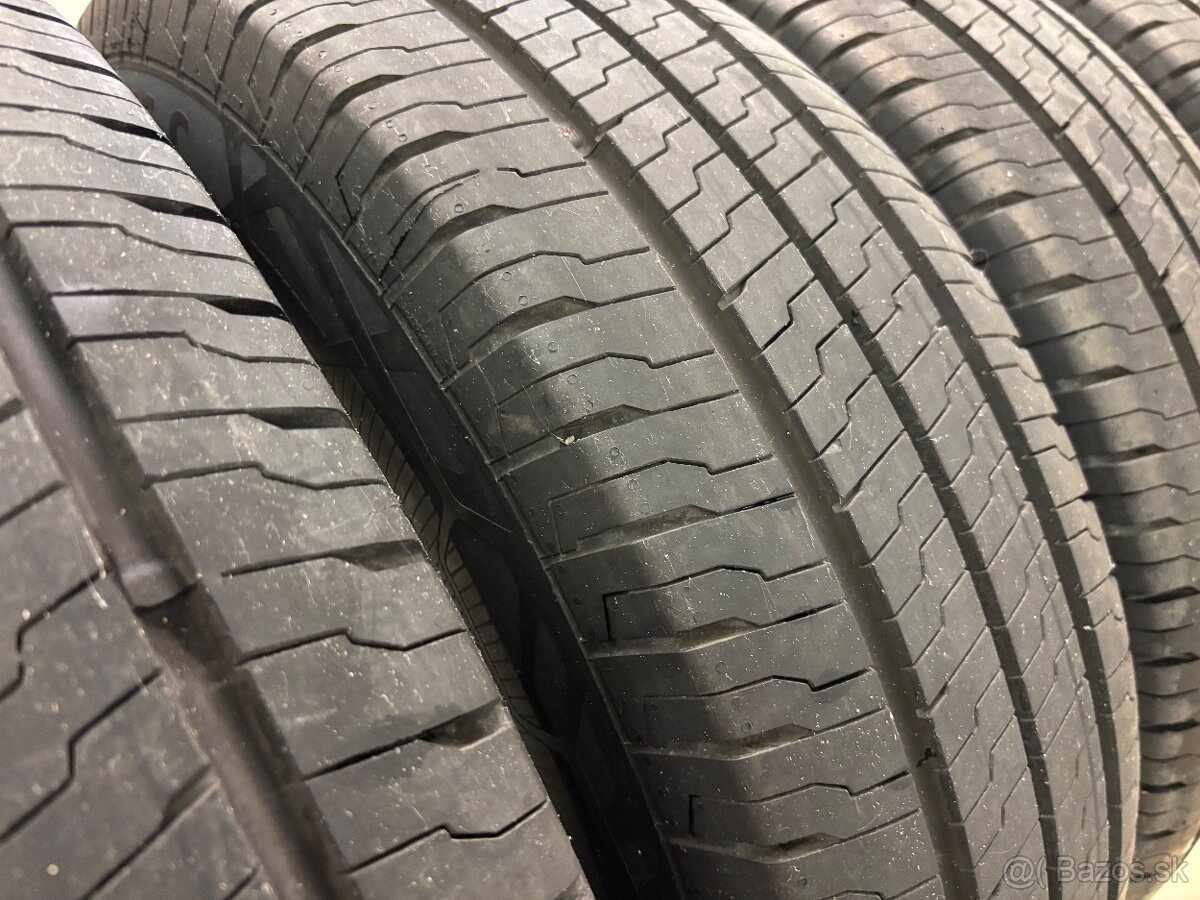 Continental 215/75/16C - 5