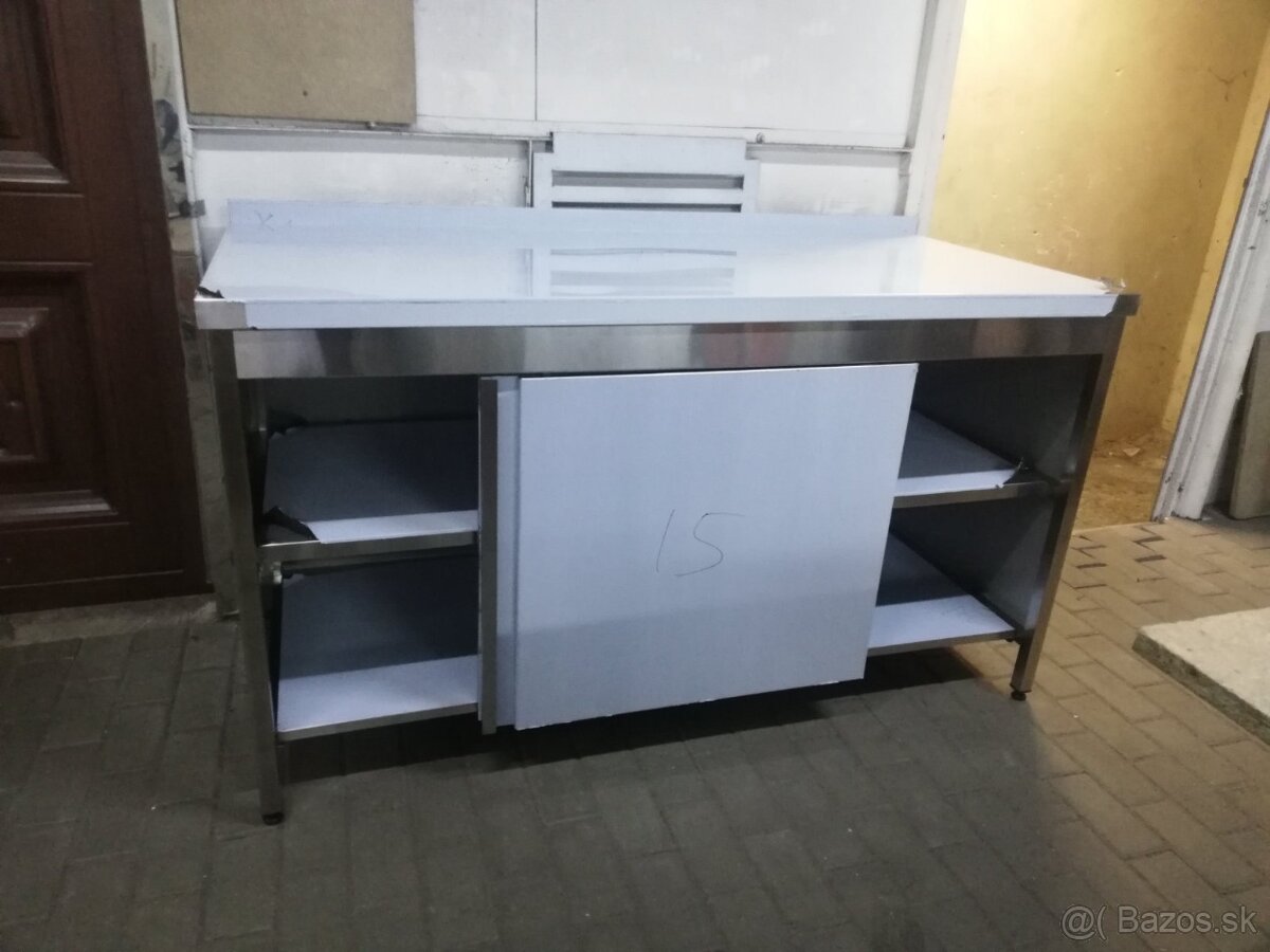 Nerezový pracovný stôl so spodnou policou - 5
