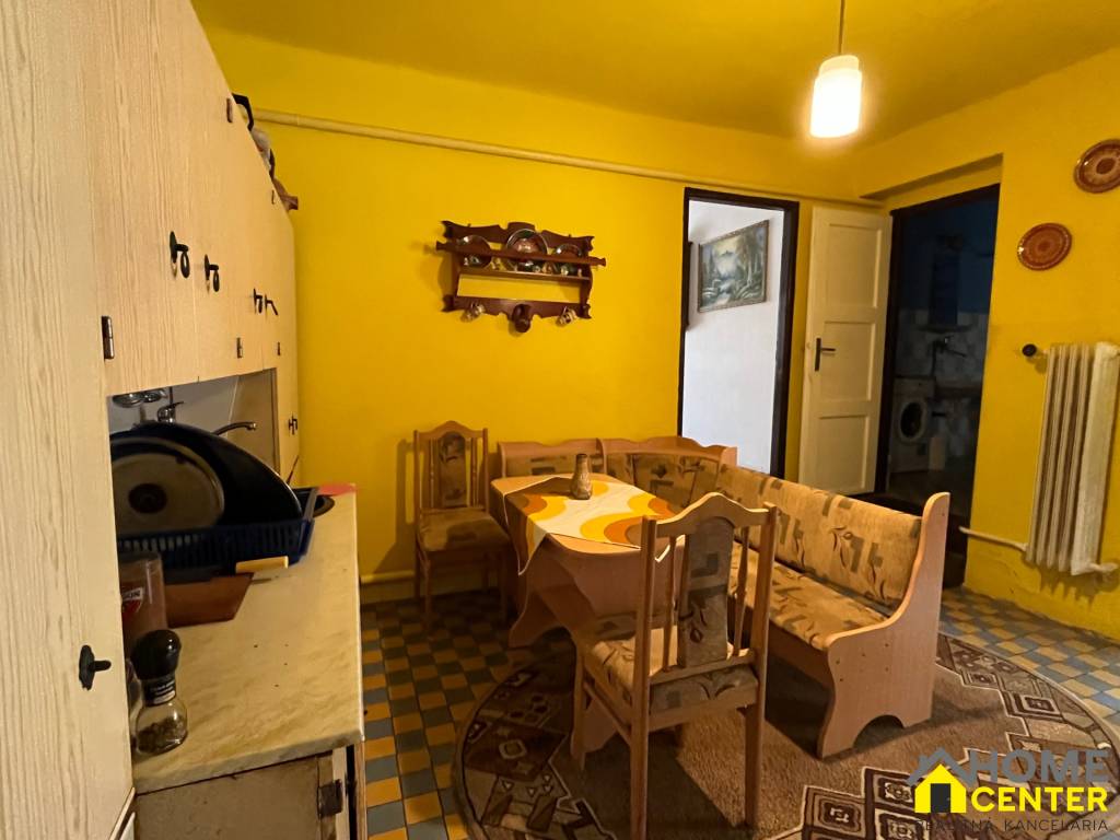 NA PREDAJ starší rodinný dom v tichej oblasti Komárna - 5