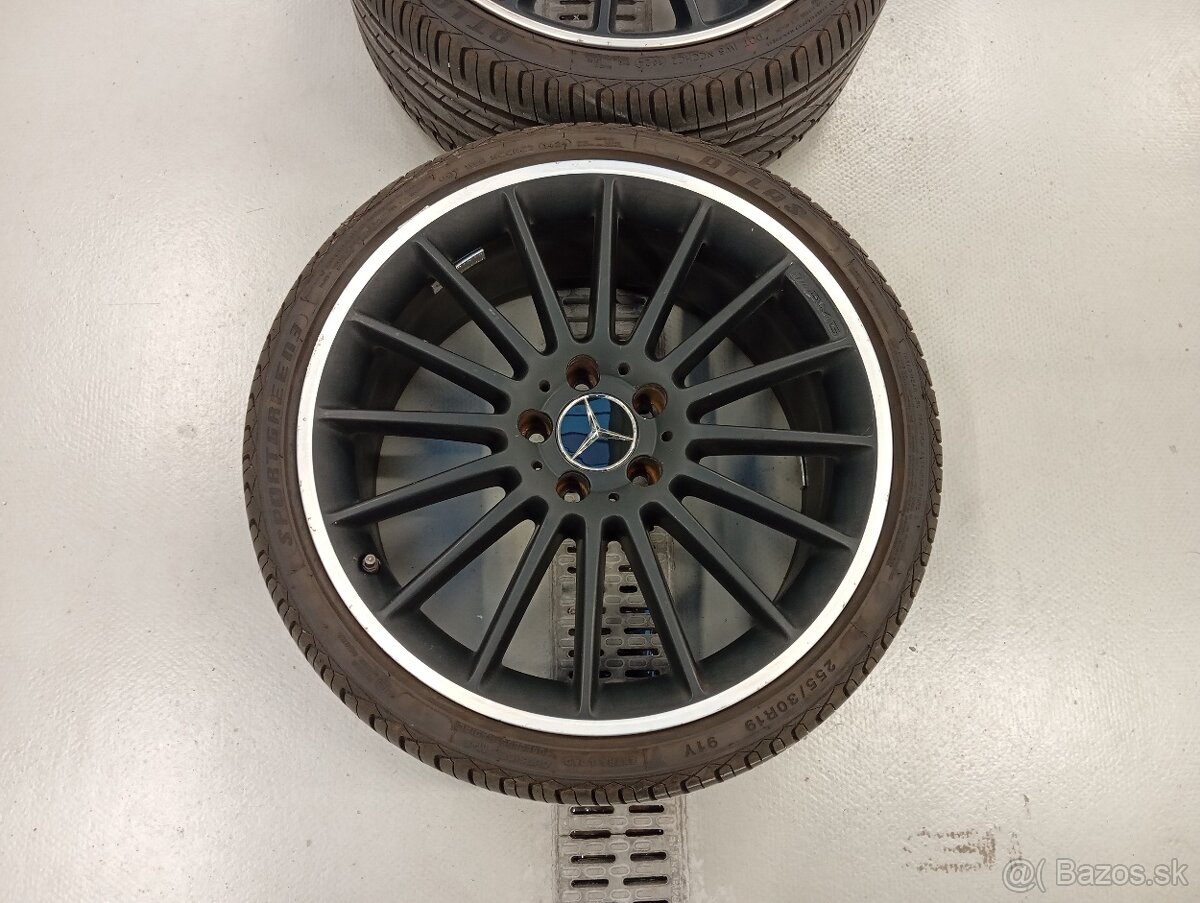 Mercedes AMG R19 - 5