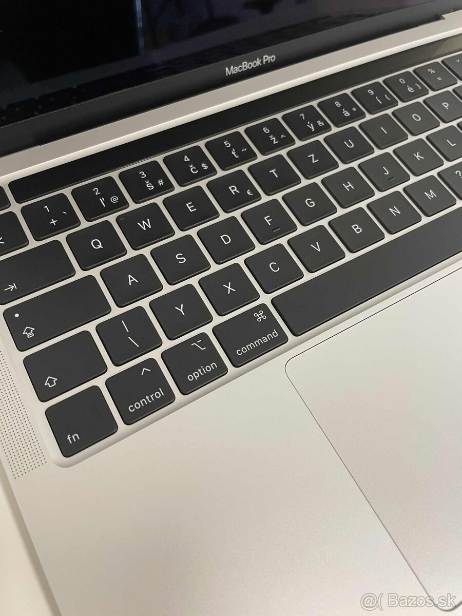 MacBook Pro 13" (2020 i7) - 5