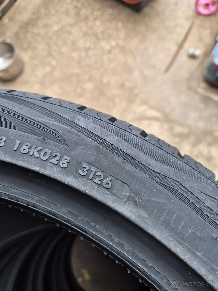 235/40 r19 - 5