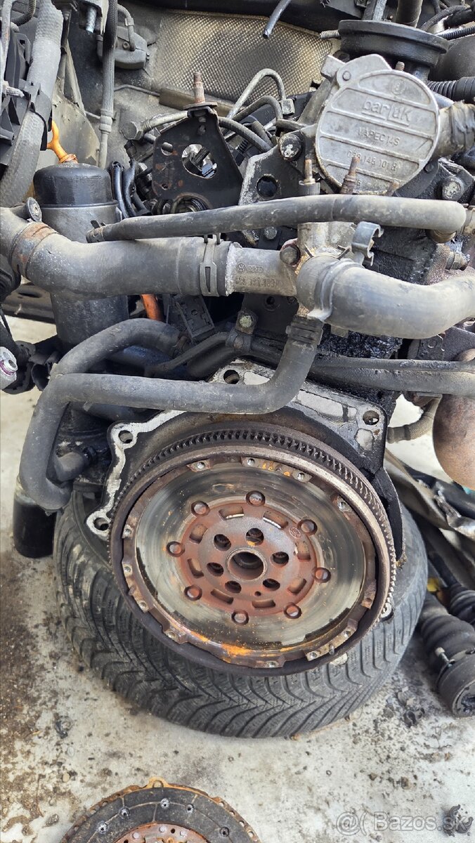 Predám 1.9 tdi 66kw agr motor - 5