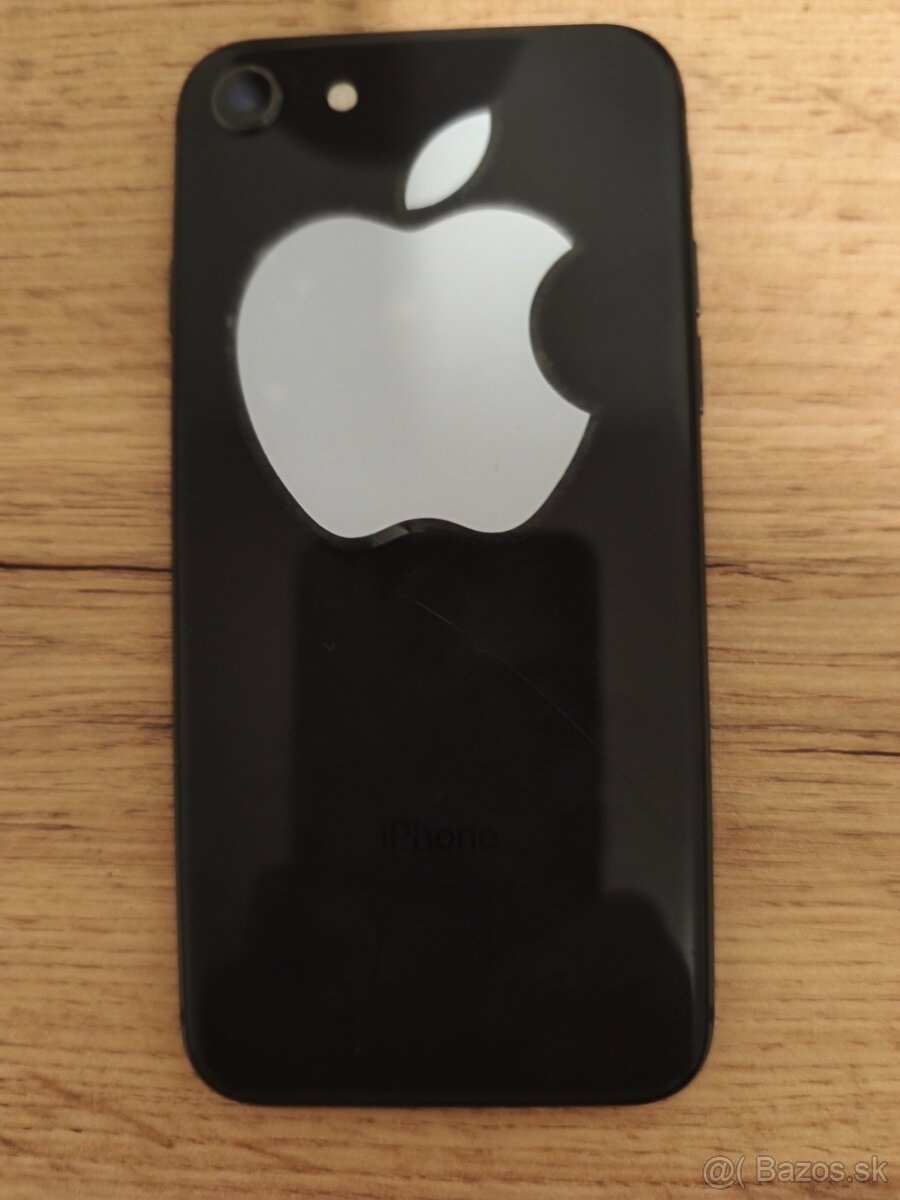 Predám iphone 8 - 5