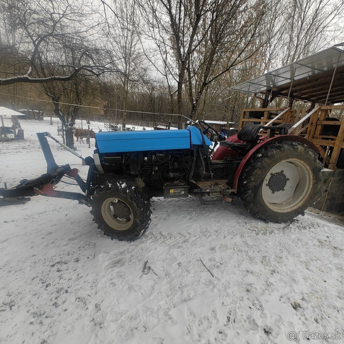 Traktor tovární MF 4x4 - 5
