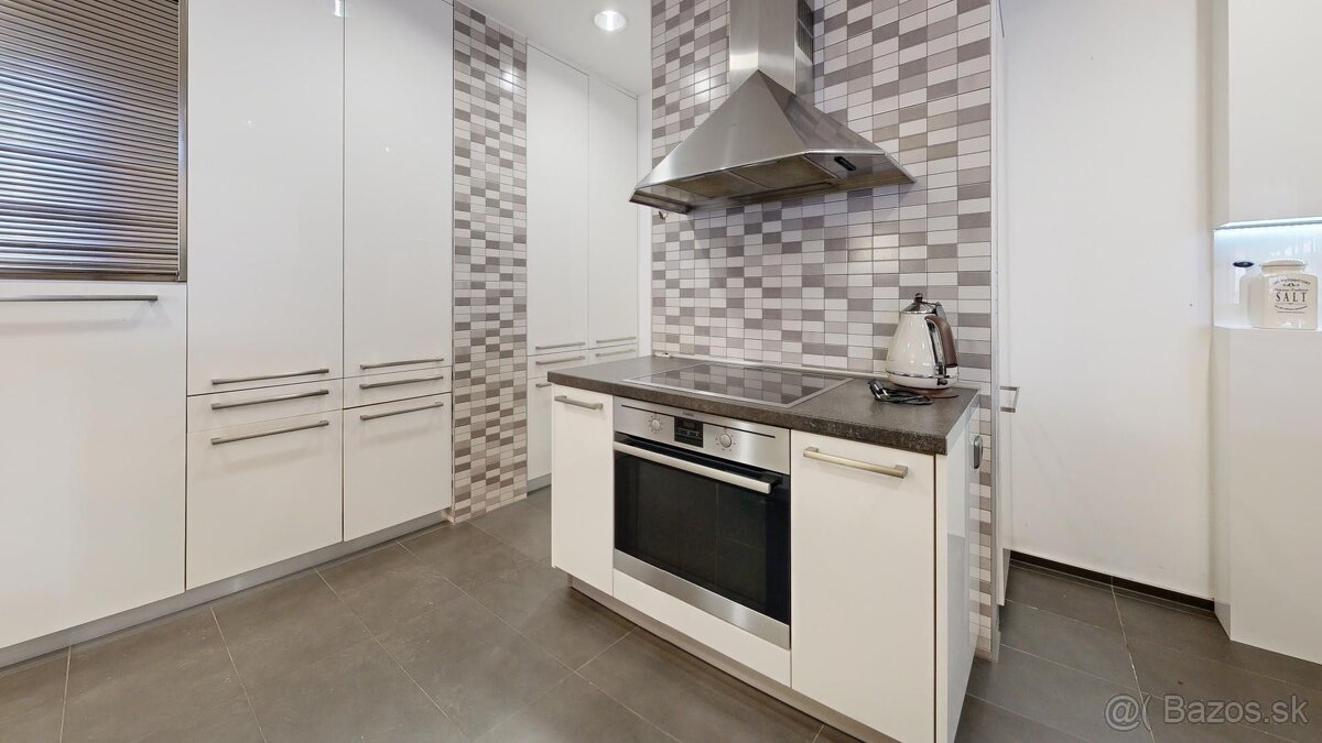 NA PREDAJ VEĽKÝ RODINNÝ DOM SENICA - 5