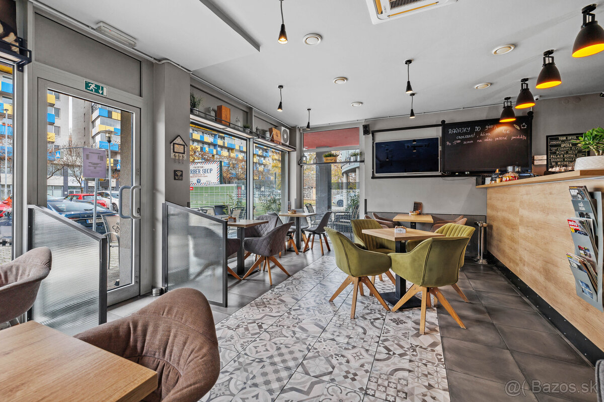 Zariadený priestor pre kaviareň, bistro s terasou na Tomášik - 5