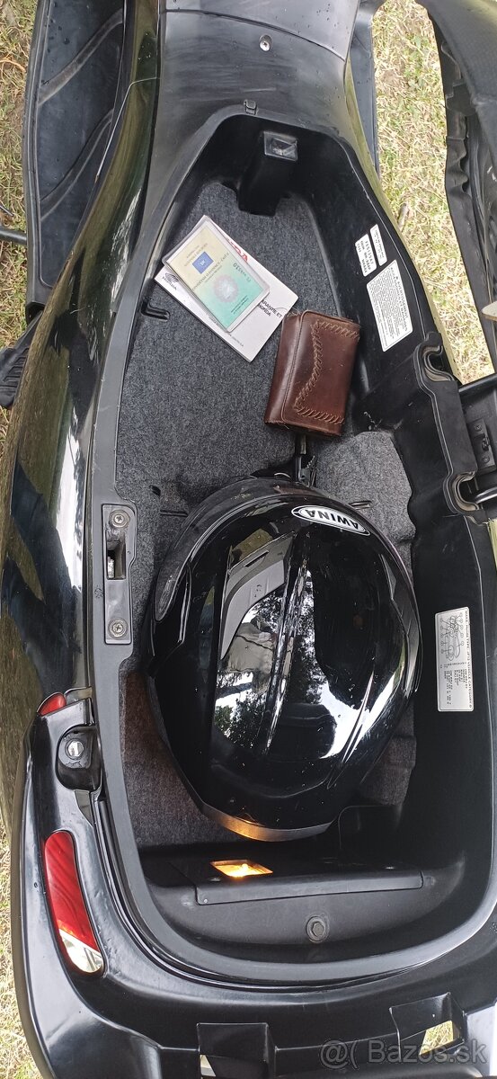 Honda Fes Swing 125 maxi skúter - 5