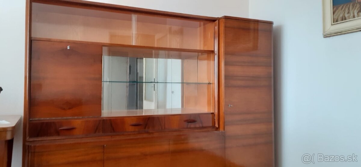 Darujem starší gauč a nábytok - 5